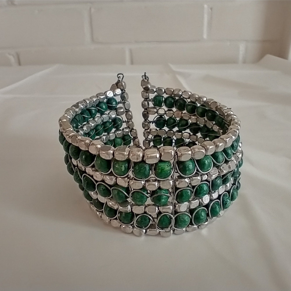 Green wooden beaded bracelet